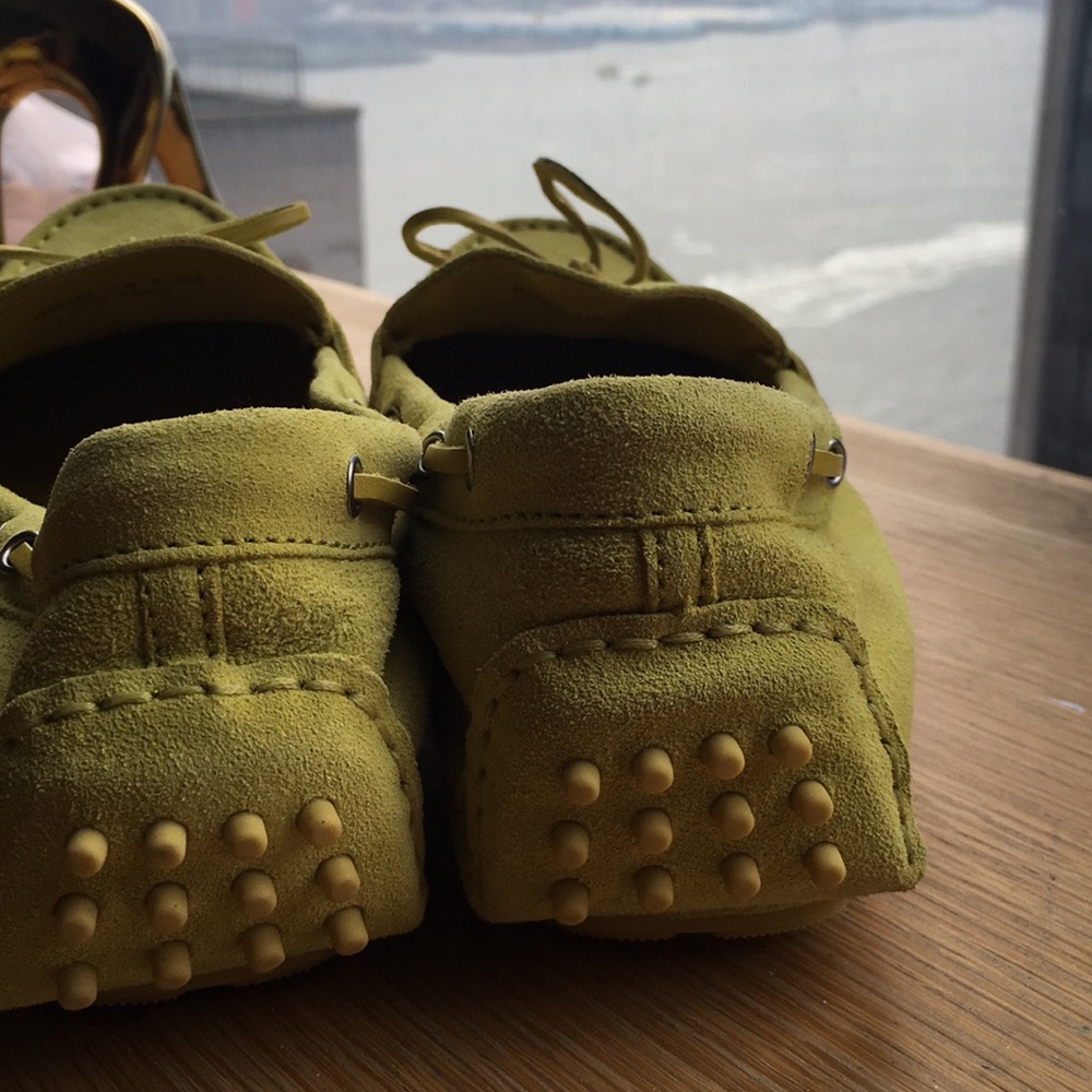 Canary yellow sued car shoes with leather interior - Picture 7 of 7